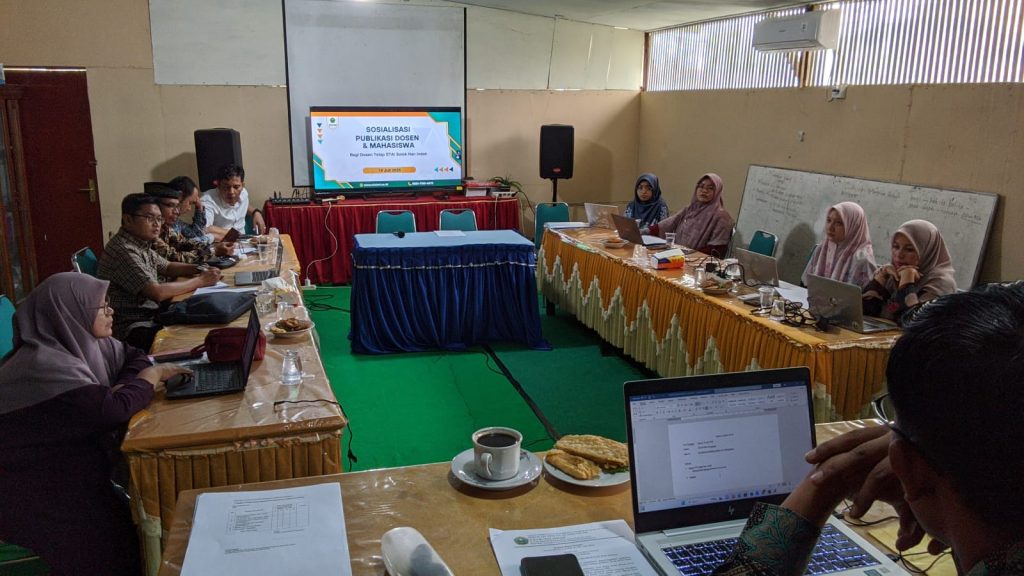 Sosialisasi Publikasi Dosen dan Mahasiswa STAI Solok Nan Indah: Dorong Budaya Menulis dan Riset Akademik